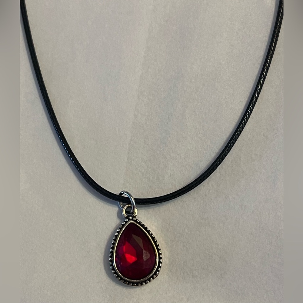 Elegant Red Teardrop Pendant Necklace on black leather adjustable cord. New. - Picture 4 of 6